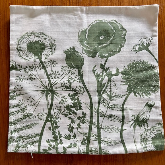 Set of H&M Home Pillow Covers - Picture 2 of 6